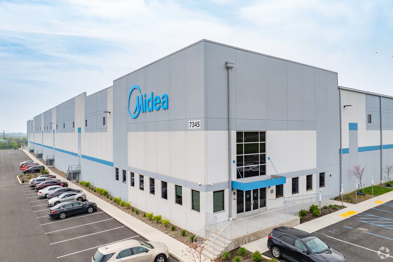 Midea warehouse exterior in the Lehigh Valley